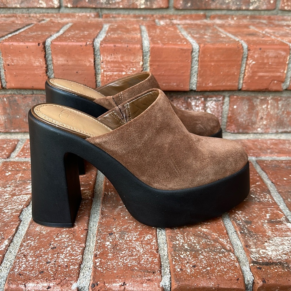 Gianni Bini So Chic Brown Suede Clog Platform Mules Women's Size 7.5